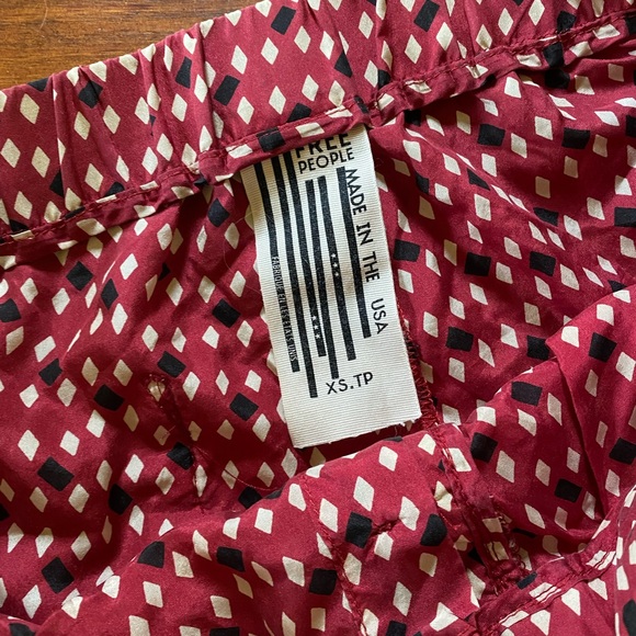 Free People silky boxer red & black diamond print shorts XS - Picture 2 of 4